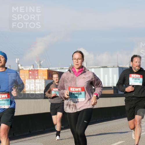 03.10.2025 - Köhlbrandbrückenlauf Jannik Wohlers http://msf.ph/oto/9071645 03.10.2025 09:49:48 Position 3 2798, 1864, 3235 meine-sportfotos.de