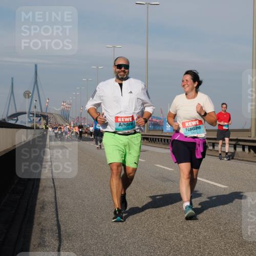 03.10.2025 - Köhlbrandbrückenlauf Fabian Wolf http://msf.ph/oto/9071646 03.10.2025 10:13:10 Position 3 3439, 3453 meine-sportfotos.de
