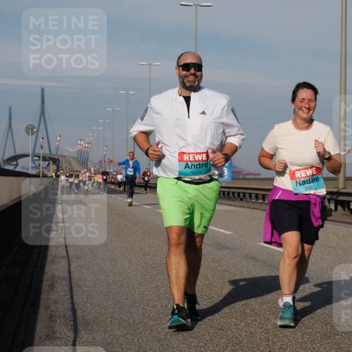03.10.2025 - Köhlbrandbrückenlauf Fabian Wolf http://msf.ph/oto/9071678 03.10.2025 10:13:10 Position 3 3439, 3453 meine-sportfotos.de