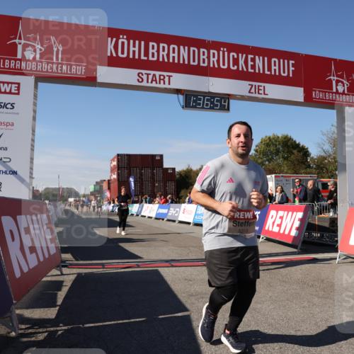 03.10.2025 - Köhlbrandbrückenlauf Lena Gebhardt http://msf.ph/oto/9071679 03.10.2025 13:36:54 Ziel 4974, 5287, 5313, 5808 meine-sportfotos.de