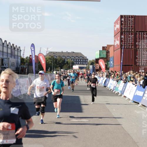 03.10.2025 - Köhlbrandbrückenlauf Jannik Wohlers http://msf.ph/oto/9071703 03.10.2025 13:15:18 Ziel 4090, 4610, 5186, 5771, 6189, 6249, 6252, 6370, 6591, 6773, 6790 meine-sportfotos.de