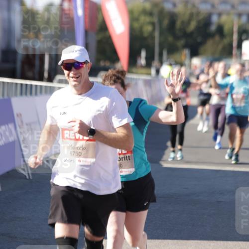 03.10.2025 - Köhlbrandbrückenlauf Jannik Wohlers http://msf.ph/oto/9071721 03.10.2025 13:15:19 Ziel 4610, 5186, 5771, 6249, 6252, 6370, 6591, 6773, 6790 meine-sportfotos.de