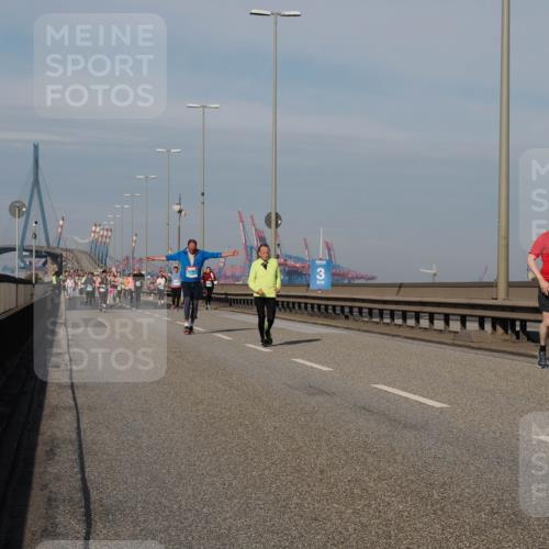 03.10.2025 - Köhlbrandbrückenlauf Fabian Wolf http://msf.ph/oto/9071724 03.10.2025 10:13:13 Position 3 3 meine-sportfotos.de