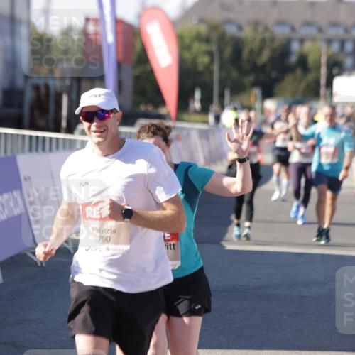 03.10.2025 - Köhlbrandbrückenlauf Jannik Wohlers http://msf.ph/oto/9071728 03.10.2025 13:15:19 Ziel 4610, 5186, 5771, 6249, 6252, 6370, 6591, 6773, 6790 meine-sportfotos.de