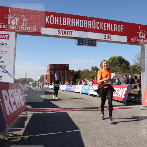 03.10.2025 - Köhlbrandbrückenlauf Lena Gebhardt http://msf.ph/oto/9071730 03.10.2025 13:36:55 Ziel 4974, 5287, 5313, 5592, 5808 meine-sportfotos.de