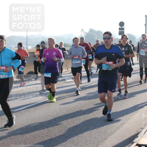 03.10.2025 - Köhlbrandbrückenlauf Lena Gebhardt http://msf.ph/oto/9071734 03.10.2025 09:24:41 Position 1 2304, 3562, 1655, 3097 meine-sportfotos.de