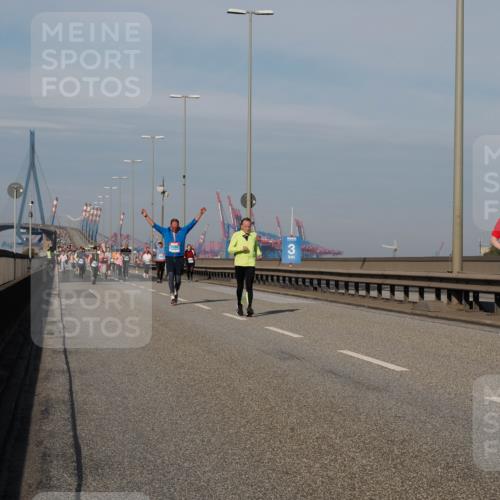 03.10.2025 - Köhlbrandbrückenlauf Fabian Wolf http://msf.ph/oto/9071735 03.10.2025 10:13:13 Position 3  meine-sportfotos.de