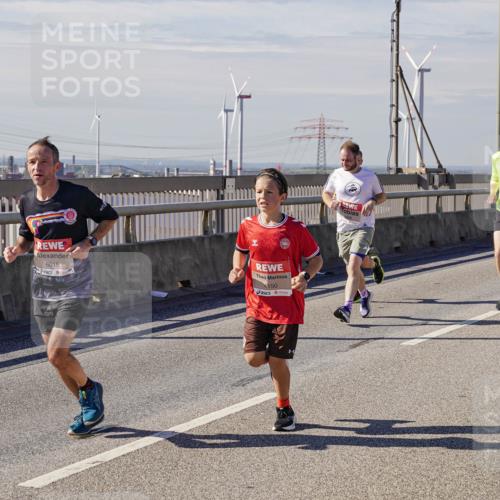 03.10.2025 - Köhlbrandbrückenlauf Michael Burmester http://msf.ph/oto/9071736 03.10.2025 12:36:46 Position 2 6015, 150 meine-sportfotos.de