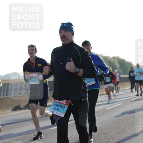 03.10.2025 - Köhlbrandbrückenlauf Jannik Wohlers http://msf.ph/oto/9071746 03.10.2025 09:17:57 Position 3 98, 1849, 1876, 3202 meine-sportfotos.de