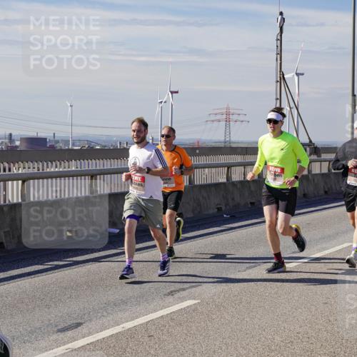 03.10.2025 - Köhlbrandbrückenlauf Michael Burmester http://msf.ph/oto/9071756 03.10.2025 12:36:47 Position 2 80, 150, 6518 meine-sportfotos.de