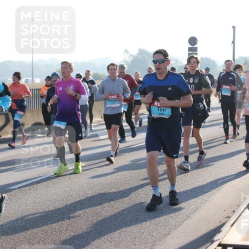 03.10.2025 - Köhlbrandbrückenlauf Lena Gebhardt http://msf.ph/oto/9071757 03.10.2025 09:24:41 Position 1 2304, 1655 meine-sportfotos.de