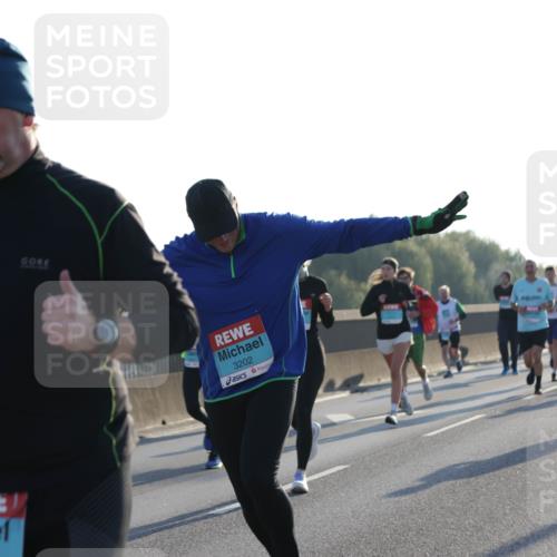 03.10.2025 - Köhlbrandbrückenlauf Jannik Wohlers http://msf.ph/oto/9071760 03.10.2025 09:17:58 Position 3 1876, 3202 meine-sportfotos.de