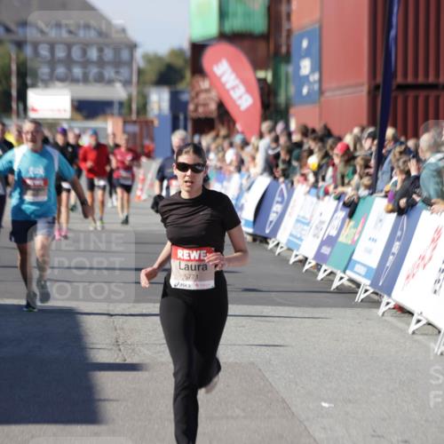 03.10.2025 - Köhlbrandbrückenlauf Jannik Wohlers http://msf.ph/oto/9071777 03.10.2025 13:15:20 Ziel 4031, 4610, 5186, 5771, 6370, 6535, 6591, 6773, 6790 meine-sportfotos.de