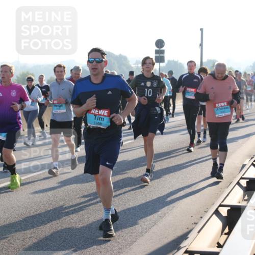 03.10.2025 - Köhlbrandbrückenlauf Lena Gebhardt http://msf.ph/oto/9071781 03.10.2025 09:24:42 Position 1 1106, 1655, 10 meine-sportfotos.de