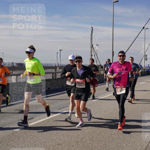 03.10.2025 - Köhlbrandbrückenlauf Michael Burmester http://msf.ph/oto/9071787 03.10.2025 12:36:48 Position 2 6520 meine-sportfotos.de