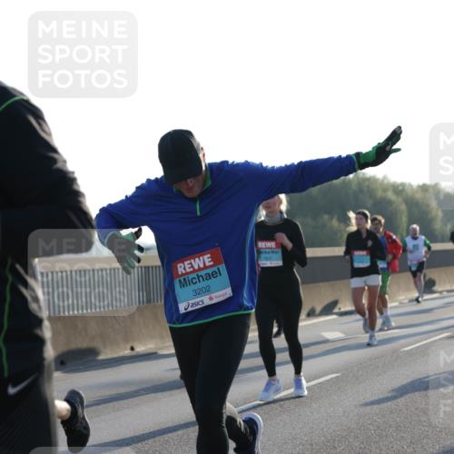 03.10.2025 - Köhlbrandbrückenlauf Jannik Wohlers http://msf.ph/oto/9071788 03.10.2025 09:17:58 Position 3 3202, 1407 meine-sportfotos.de