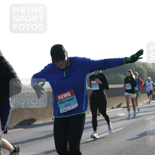 03.10.2025 - Köhlbrandbrückenlauf Jannik Wohlers http://msf.ph/oto/9071798 03.10.2025 09:17:58 Position 3 3202 meine-sportfotos.de