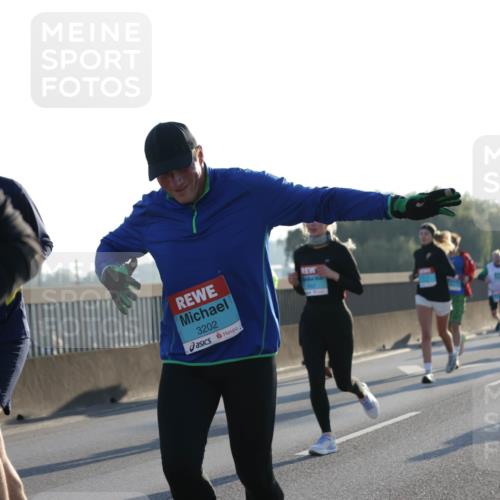 03.10.2025 - Köhlbrandbrückenlauf Jannik Wohlers http://msf.ph/oto/9071803 03.10.2025 09:17:58 Position 3 3202 meine-sportfotos.de