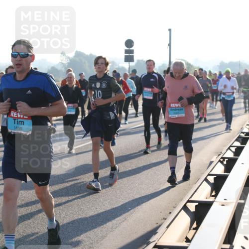 03.10.2025 - Köhlbrandbrückenlauf Lena Gebhardt http://msf.ph/oto/9071808 03.10.2025 09:24:42 Position 1 1655, 210 meine-sportfotos.de