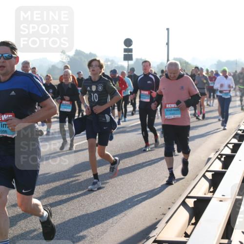 03.10.2025 - Köhlbrandbrückenlauf Lena Gebhardt http://msf.ph/oto/9071823 03.10.2025 09:24:42 Position 1 1655, 10, 3097 meine-sportfotos.de