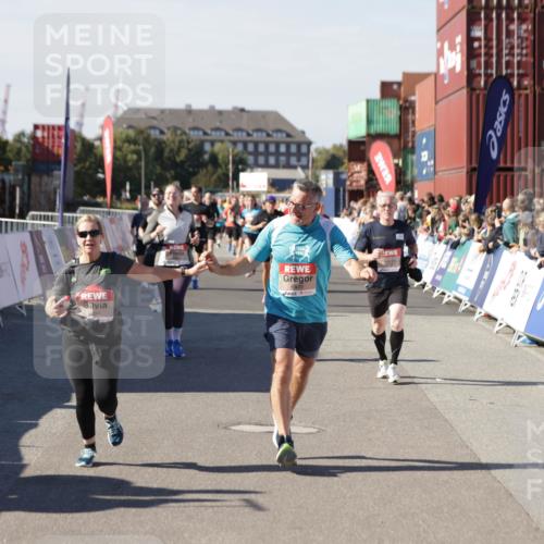 03.10.2025 - Köhlbrandbrückenlauf Jannik Wohlers http://msf.ph/oto/9071840 03.10.2025 13:15:25 Ziel 4031, 4267, 4610, 4962, 5309, 5771, 6019, 6535, 6772, 6773, 6790 meine-sportfotos.de