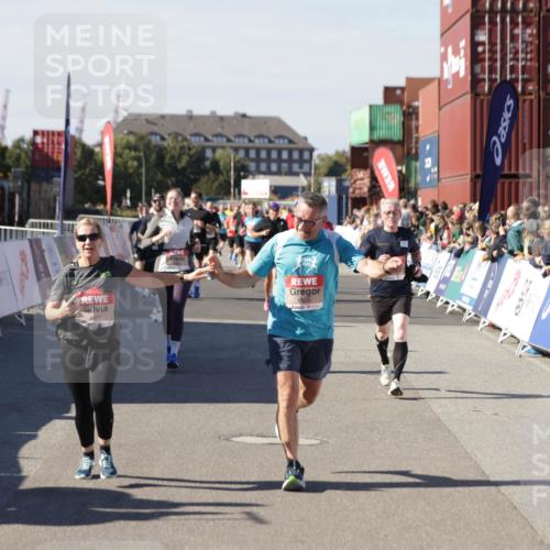 03.10.2025 - Köhlbrandbrückenlauf Jannik Wohlers http://msf.ph/oto/9071844 03.10.2025 13:15:25 Ziel 4031, 4267, 4610, 4962, 5309, 5771, 6019, 6535, 6772, 6773, 6790 meine-sportfotos.de