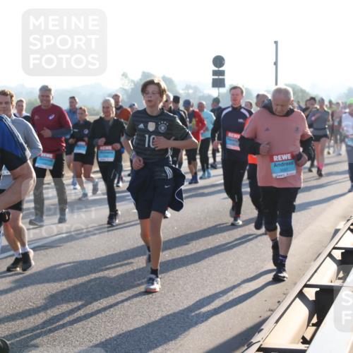 03.10.2025 - Köhlbrandbrückenlauf Lena Gebhardt http://msf.ph/oto/9071852 03.10.2025 09:24:43 Position 1 1655, 3097 meine-sportfotos.de