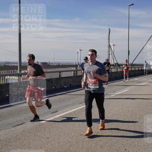 03.10.2025 - Köhlbrandbrückenlauf Michael Burmester http://msf.ph/oto/9071855 03.10.2025 12:36:50 Position 2 4231 meine-sportfotos.de