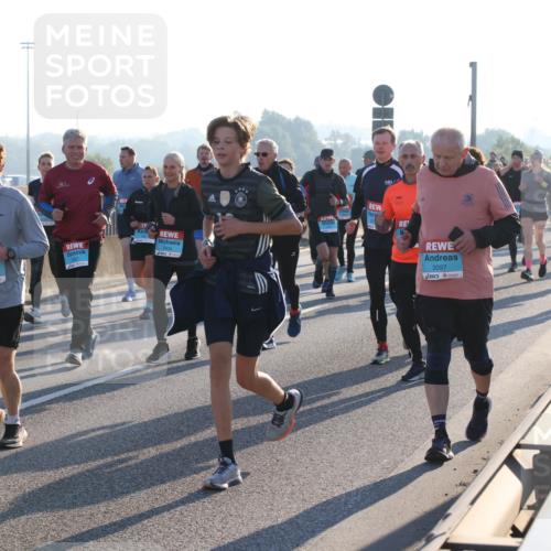 03.10.2025 - Köhlbrandbrückenlauf Lena Gebhardt http://msf.ph/oto/9071880 03.10.2025 09:24:43 Position 1 1108, 3097 meine-sportfotos.de
