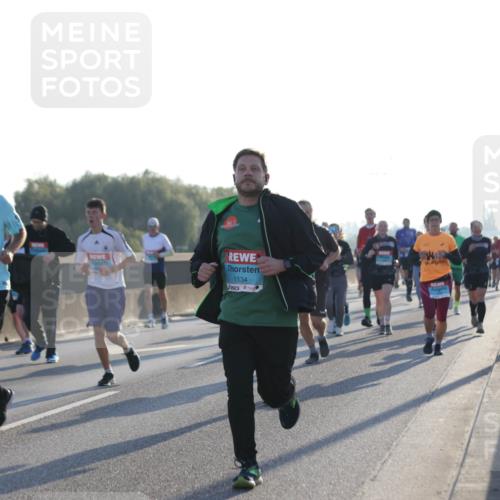 03.10.2025 - Köhlbrandbrückenlauf Jannik Wohlers http://msf.ph/oto/9071901 03.10.2025 09:18:02 Position 3 3128, 1534 meine-sportfotos.de