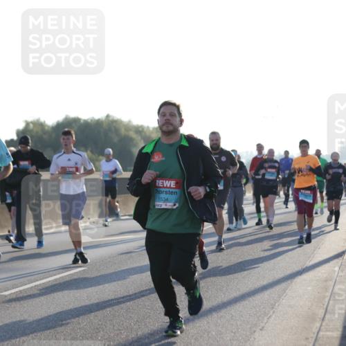 03.10.2025 - Köhlbrandbrückenlauf Jannik Wohlers http://msf.ph/oto/9071917 03.10.2025 09:18:02 Position 3 3128, 1534 meine-sportfotos.de