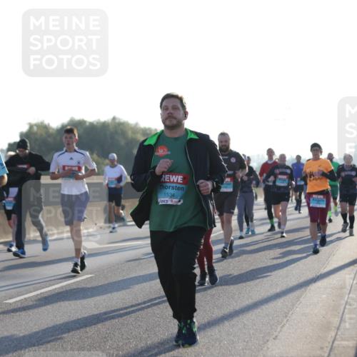 03.10.2025 - Köhlbrandbrückenlauf Jannik Wohlers http://msf.ph/oto/9071923 03.10.2025 09:18:02 Position 3 3128, 1534 meine-sportfotos.de