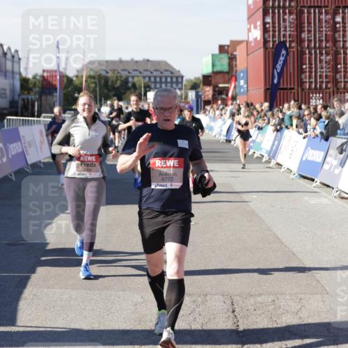 03.10.2025 - Köhlbrandbrückenlauf Jannik Wohlers http://msf.ph/oto/9071961 03.10.2025 13:15:29 Ziel 4031, 4267, 4610, 4797, 4871, 4958, 4962, 5309, 5771, 6019, 6535, 6772, 6790 meine-sportfotos.de