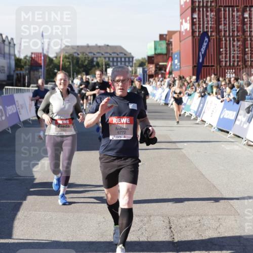 03.10.2025 - Köhlbrandbrückenlauf Jannik Wohlers http://msf.ph/oto/9071967 03.10.2025 13:15:29 Ziel 4031, 4267, 4610, 4797, 4871, 4958, 4962, 5309, 5771, 6019, 6535, 6772, 6790 meine-sportfotos.de