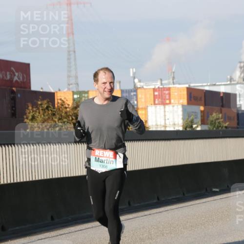 03.10.2025 - Köhlbrandbrückenlauf Jannik Wohlers http://msf.ph/oto/9071993 03.10.2025 09:49:54 Position 3 1308 meine-sportfotos.de