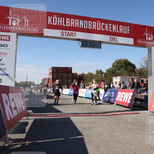 03.10.2025 - Köhlbrandbrückenlauf Lena Gebhardt http://msf.ph/oto/9071995 03.10.2025 13:37:06 Ziel 5262, 5287, 5303, 5507, 5592, 6104, 6380, 6381 meine-sportfotos.de