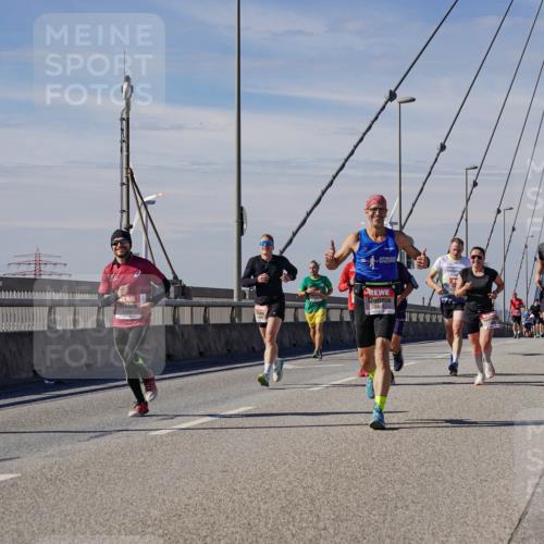 03.10.2025 - Köhlbrandbrückenlauf Michael Burmester http://msf.ph/oto/9071999 03.10.2025 12:37:04 Position 2 584 meine-sportfotos.de