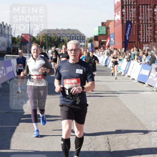 03.10.2025 - Köhlbrandbrückenlauf Jannik Wohlers http://msf.ph/oto/9072000 03.10.2025 13:15:29 Ziel 4031, 4267, 4610, 4797, 4871, 4958, 4962, 5309, 5771, 6019, 6535, 6772, 6790 meine-sportfotos.de
