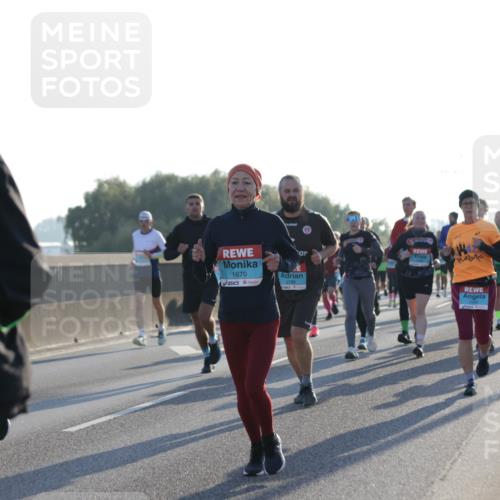 03.10.2025 - Köhlbrandbrückenlauf Jannik Wohlers http://msf.ph/oto/9072001 03.10.2025 09:18:03 Position 3 1670, 2786 meine-sportfotos.de
