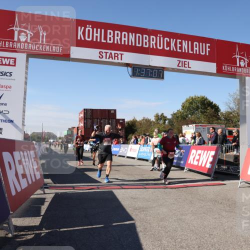 03.10.2025 - Köhlbrandbrückenlauf Lena Gebhardt http://msf.ph/oto/9072005 03.10.2025 13:37:08 Ziel 5262, 5303, 5466, 5507, 5576, 5592, 6104, 6380, 6381, 6521 meine-sportfotos.de