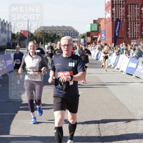 03.10.2025 - Köhlbrandbrückenlauf Jannik Wohlers http://msf.ph/oto/9072008 03.10.2025 13:15:29 Ziel 4031, 4267, 4610, 4797, 4871, 4958, 4962, 5309, 5771, 6019, 6535, 6772, 6790 meine-sportfotos.de