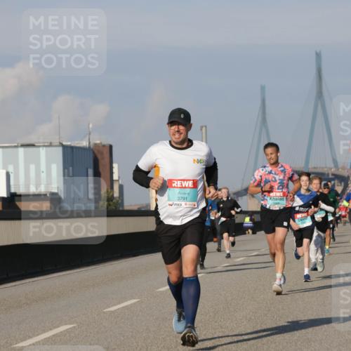 03.10.2025 - Köhlbrandbrückenlauf Jannik Wohlers http://msf.ph/oto/9072011 03.10.2025 09:49:55 Position 3 3791 meine-sportfotos.de