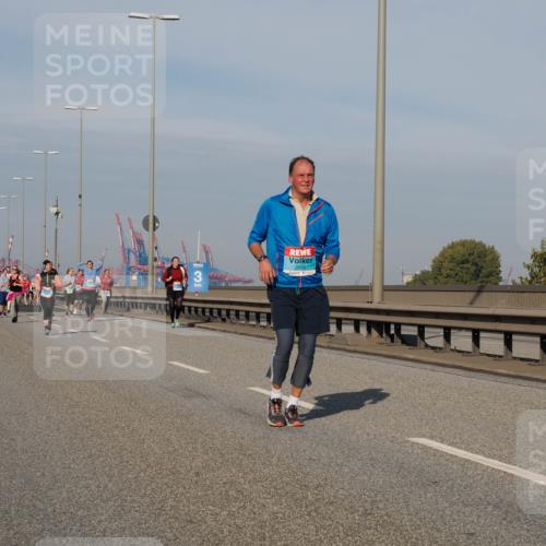 03.10.2025 - Köhlbrandbrückenlauf Fabian Wolf http://msf.ph/oto/9072014 03.10.2025 10:13:23 Position 3 3, 2659 meine-sportfotos.de