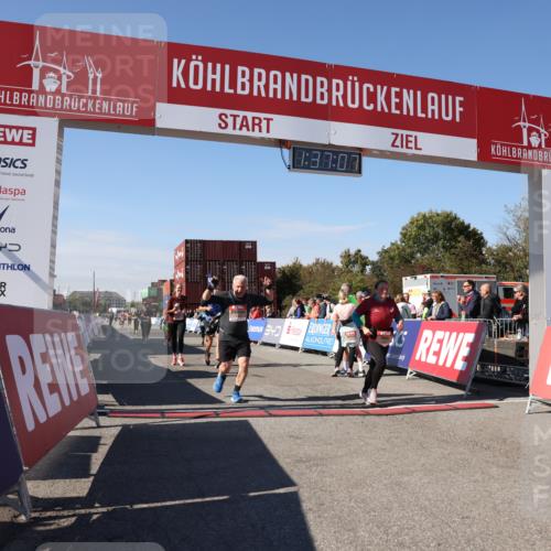 03.10.2025 - Köhlbrandbrückenlauf Lena Gebhardt http://msf.ph/oto/9072019 03.10.2025 13:37:08 Ziel 5262, 5303, 5466, 5507, 5576, 5592, 6104, 6380, 6381, 6521 meine-sportfotos.de