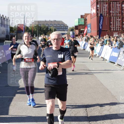 03.10.2025 - Köhlbrandbrückenlauf Jannik Wohlers http://msf.ph/oto/9072020 03.10.2025 13:15:29 Ziel 4031, 4267, 4610, 4797, 4871, 4958, 4962, 5309, 5771, 6019, 6535, 6772, 6790 meine-sportfotos.de