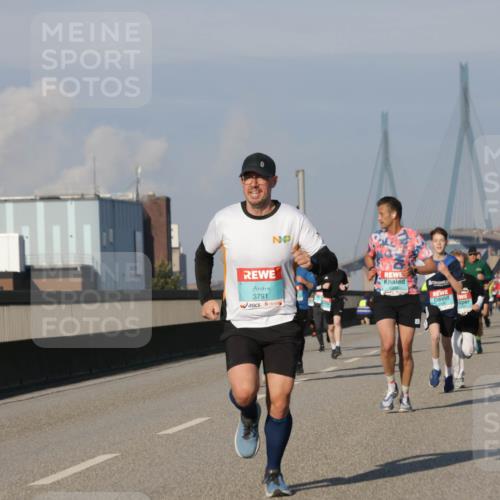 03.10.2025 - Köhlbrandbrückenlauf Jannik Wohlers http://msf.ph/oto/9072032 03.10.2025 09:49:56 Position 3 3791 meine-sportfotos.de