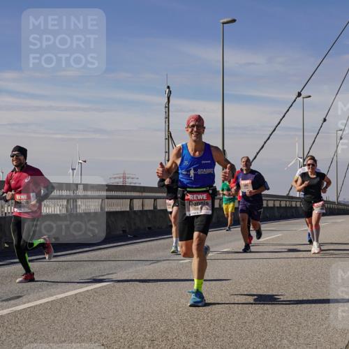 03.10.2025 - Köhlbrandbrückenlauf Michael Burmester http://msf.ph/oto/9072040 03.10.2025 12:37:06 Position 2 584 meine-sportfotos.de