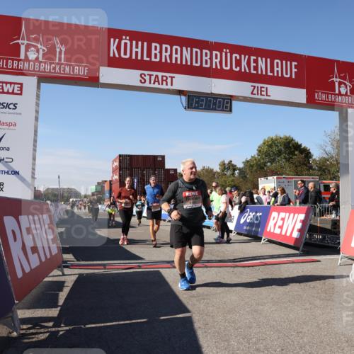 03.10.2025 - Köhlbrandbrückenlauf Lena Gebhardt http://msf.ph/oto/9072061 03.10.2025 13:37:09 Ziel 5262, 5303, 5466, 5507, 5576, 5592, 6104, 6380, 6381, 6521 meine-sportfotos.de