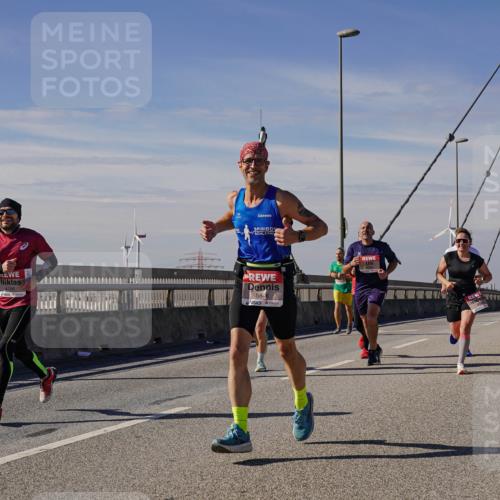 03.10.2025 - Köhlbrandbrückenlauf Michael Burmester http://msf.ph/oto/9072064 03.10.2025 12:37:06 Position 2 5846 meine-sportfotos.de
