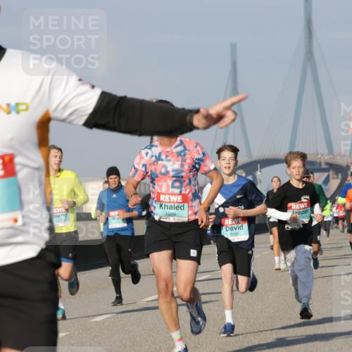 03.10.2025 - Köhlbrandbrückenlauf Jannik Wohlers http://msf.ph/oto/9072066 03.10.2025 09:49:57 Position 3 3791, 1111, 1039, 3196 meine-sportfotos.de